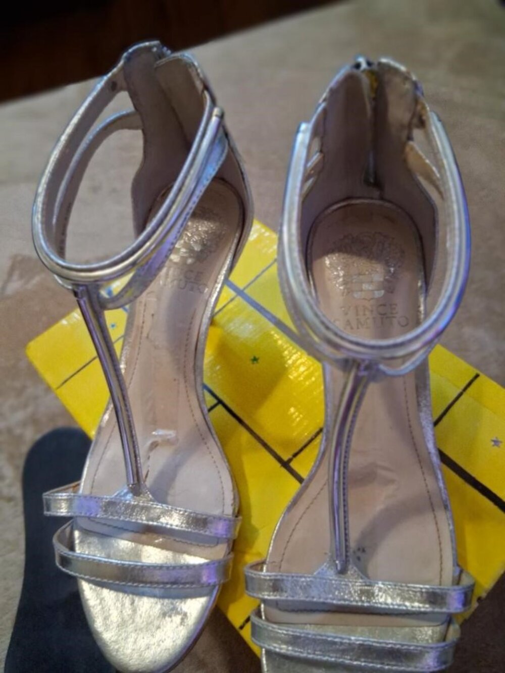 VINCE CAMUTO SILVER KITTEN HEELS SIZE 6.5 GENTLY LOVED